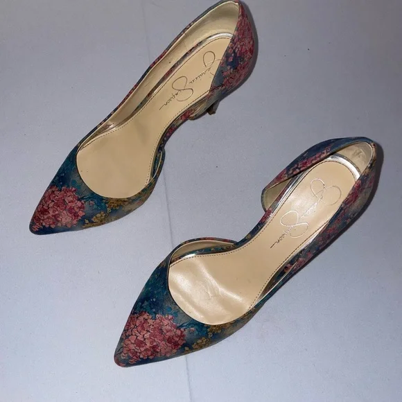 Jessica Simpson Floral Pattern Heels. - Picture 10 of 12